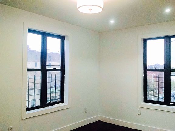 3rd image of 320 Empire Blvd APT 5M