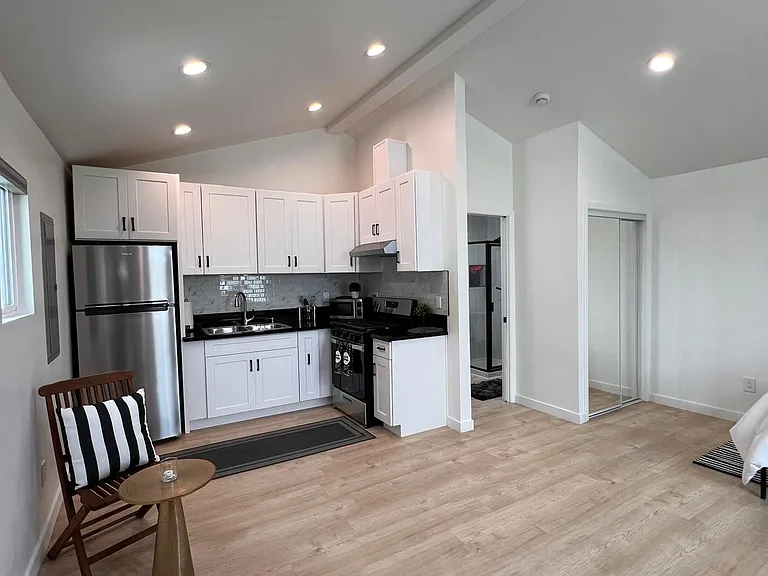 1022 W 168th St #C — Photo 9
