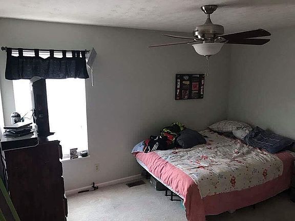2nd image of 104 Pearman Ct