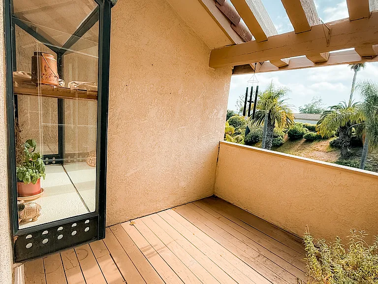 Patio, western-facing