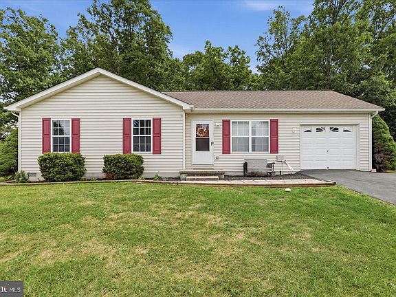 2nd image of 109 Thoreau Dr