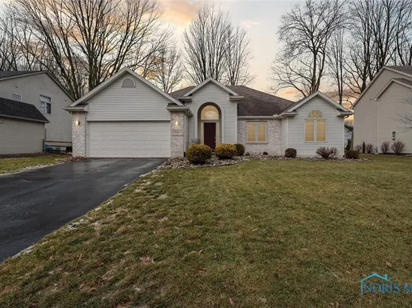 214 Deerfield Dr, Holland, OH 43528