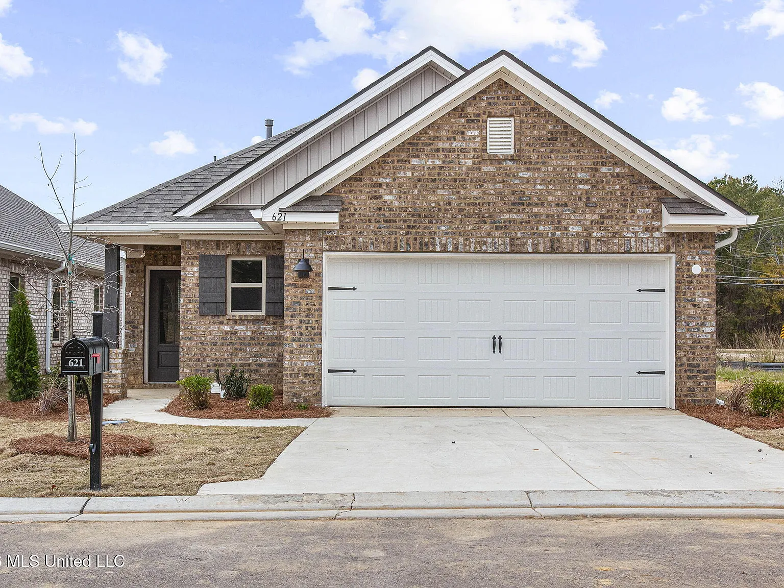 3 bed, 2.0 bath, 1509 sqft, $2,350 — Photo 2