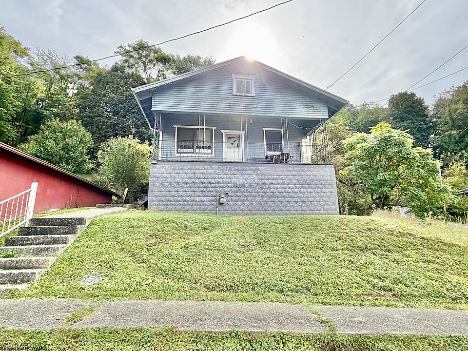 1st image of 212 Bennett Ave