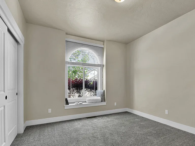 904 N Tullshire Way — Photo 10