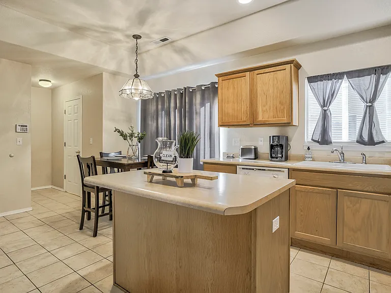 1025 Cheyenne Villas Point — Photo 10