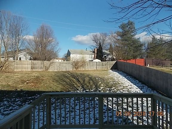 4th image of 103 Meadow Creek Dr