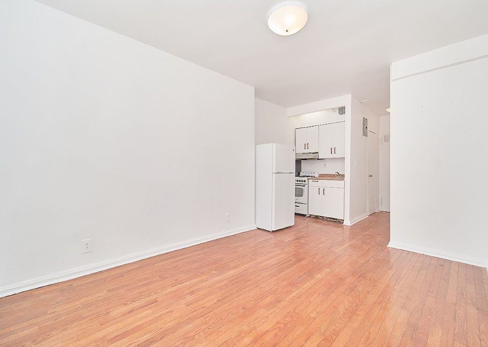 2nd image of 317 W 29th St APT 5B
