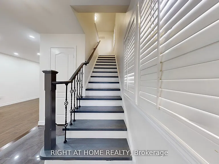 5160 Ravine Cres — Photo 24