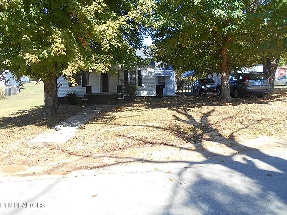 3rd image of 326 Fisher St
