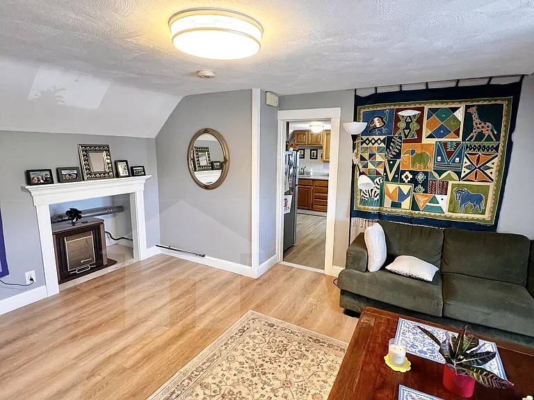 48 Beacon St #3 — Photo 10