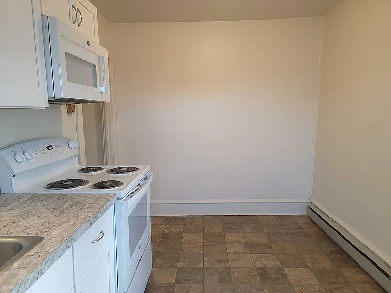 501 W Main St #3 — Photo 9