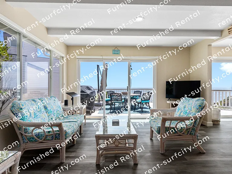 2124 W Cliff Dr — Photo 1