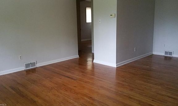 3rd image of 1715 Tanglewood Dr