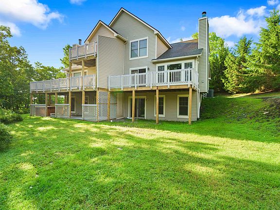 3rd image of 347 Hemlock Ln