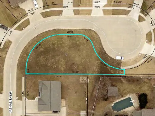 2013 Jashalita Dr, Nevada, IA 50201