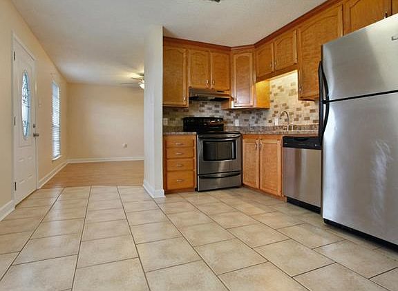 5th image of 3725 W Louisiana Dr
