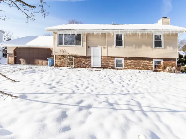 5125 Lands End Dr, Kalamazoo, MI 49009