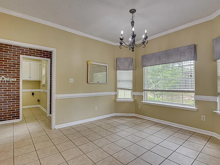 5755 Carriage Hills Dr — Photo 13