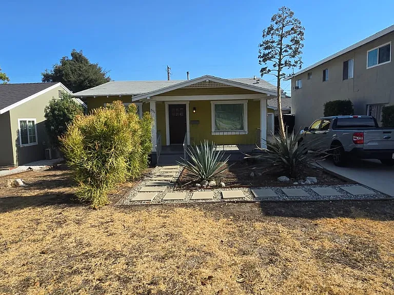 856 W Colorado Blvd — Photo 2