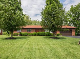 15 Fairway Dr, Mount Vernon, IL 62864
