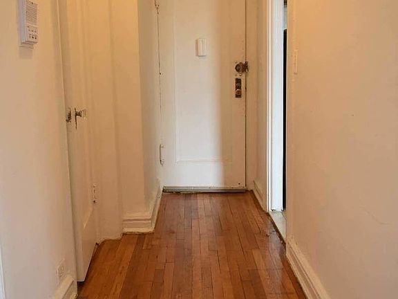 2nd image of 2815 34th St APT 6H