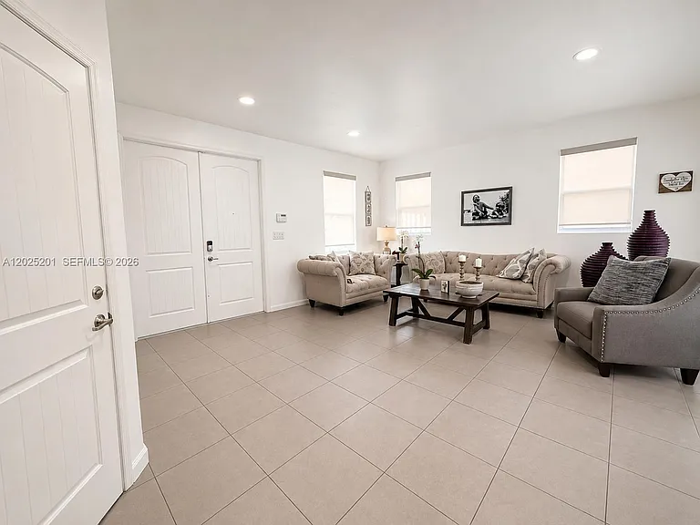25001 SW 118th Ct — Photo 4