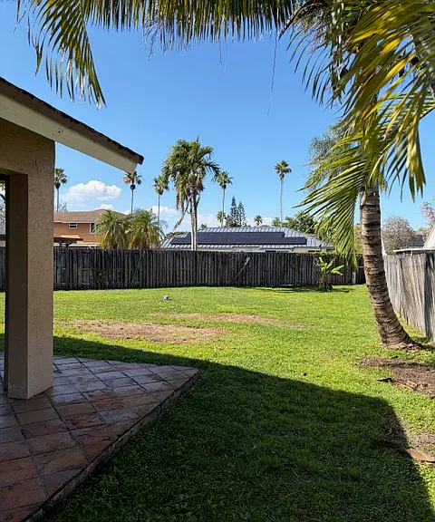 731 SW 95th Way — Photo 12