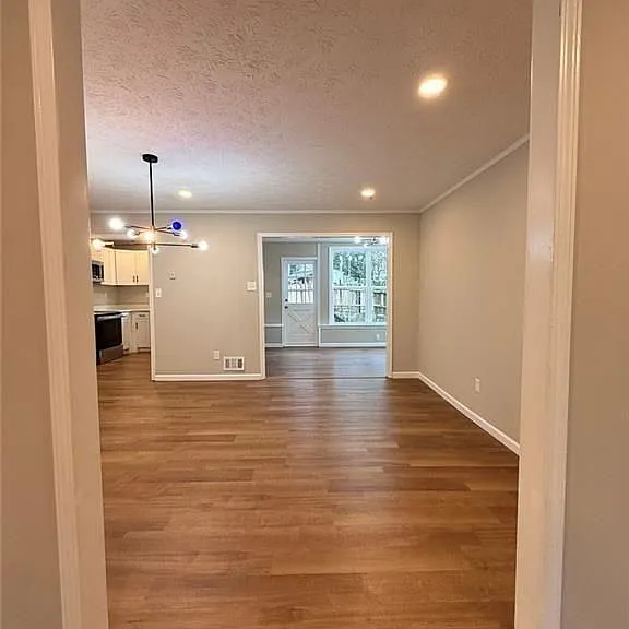 1055 Pinecrest Dr — Photo 13