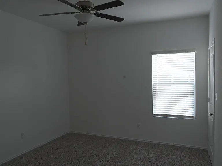 1432 Weatherford Ln — Photo 32