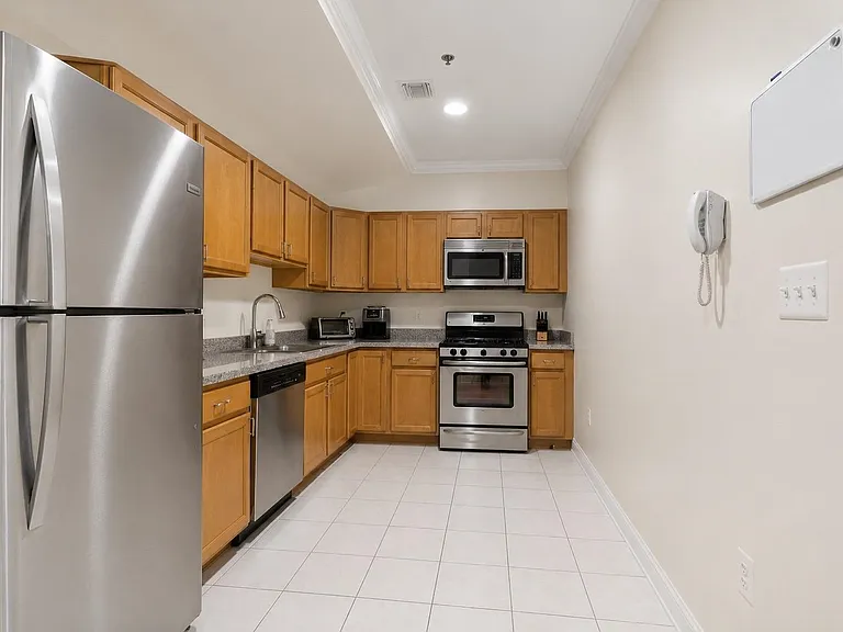218 Jackson St #7 — Photo 17