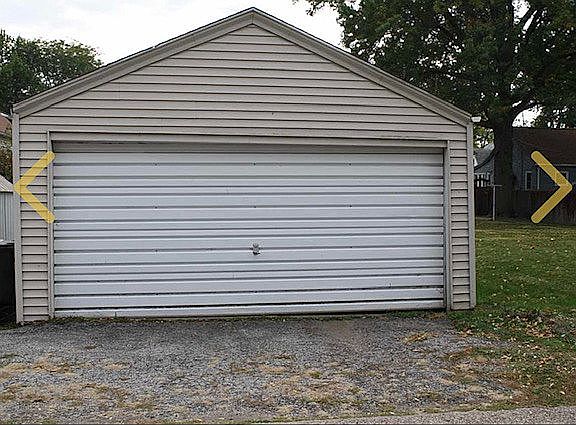 Detached 2 Car Garage