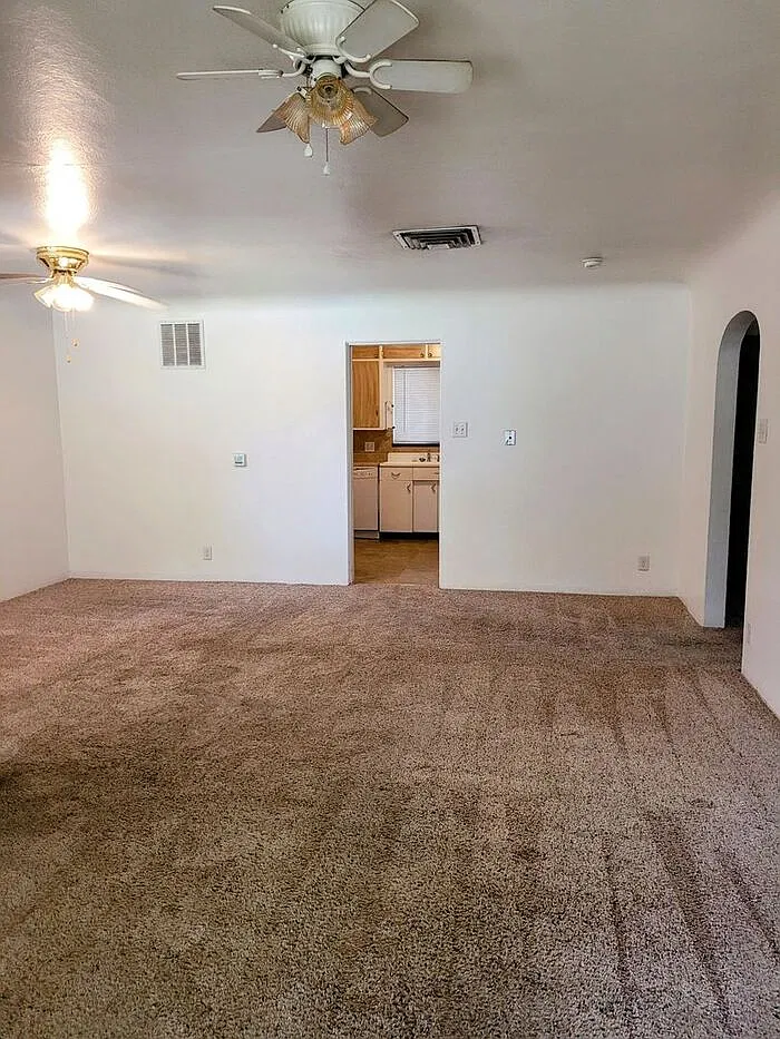 2 bed, 1.0 bath, 960 sqft, $1,650 — Photo 3