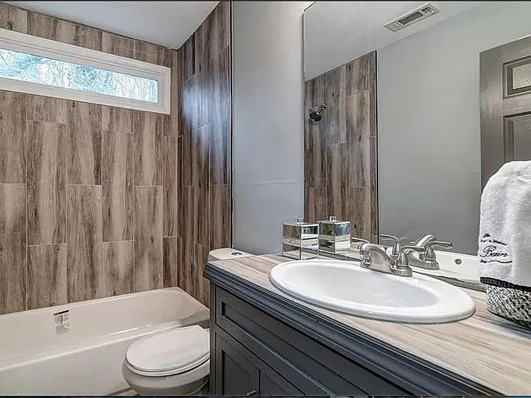 1888 Joseph E Boone Blvd NW — Photo 7