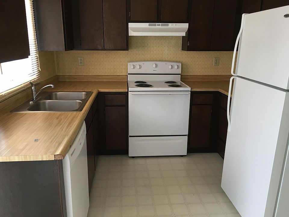 2nd image of 713 Miller Ct