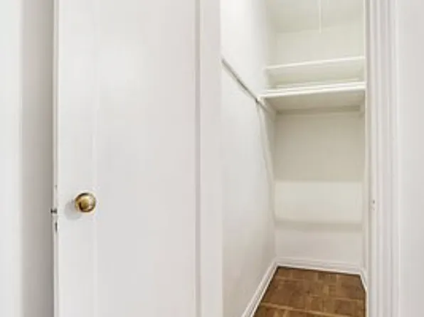 79-01 35th Avenue image 5 of 10