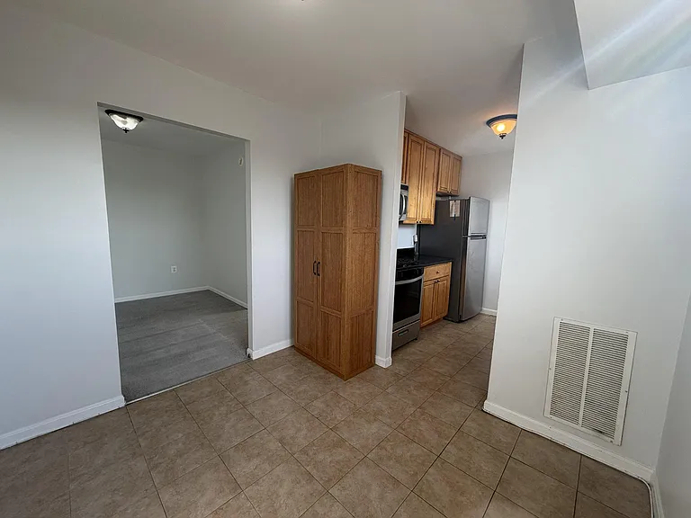 430 N Armistead St #302 — Photo 5