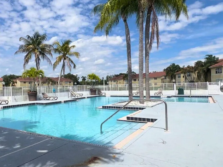 457 E Vista Isles Dr #2124 — Photo 15