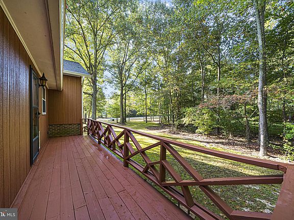 4th image of 6985 Ellenwood Ct