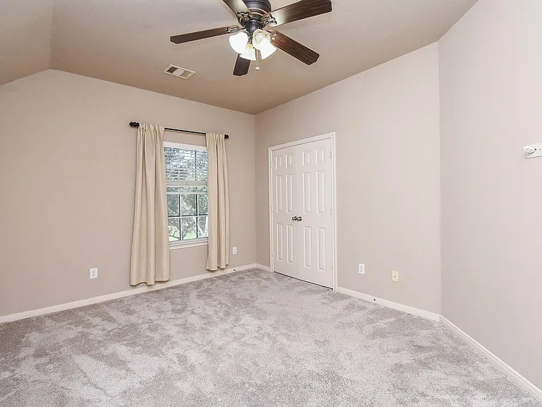 16915 Locust Springs Dr — Photo 26