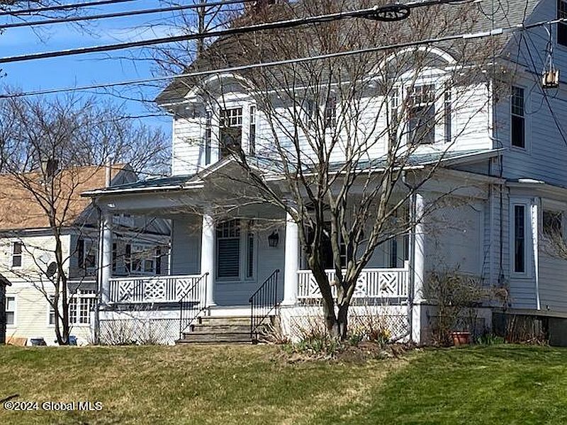 3rd image of 663 Western Avenue