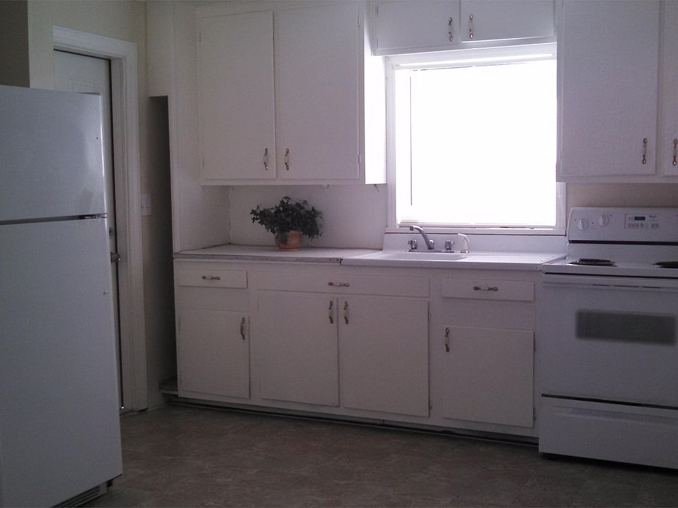 2nd image of 2345 Tanglewood St APT B