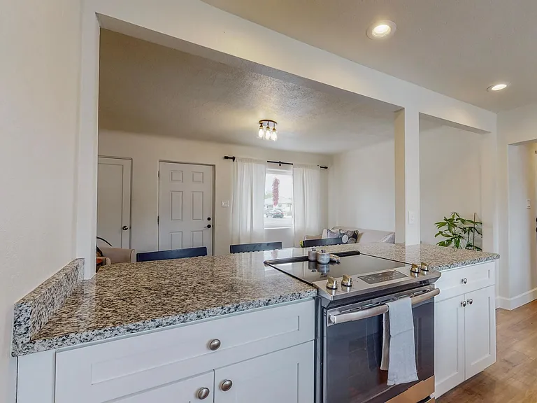 527 Gene Ave NW — Photo 17