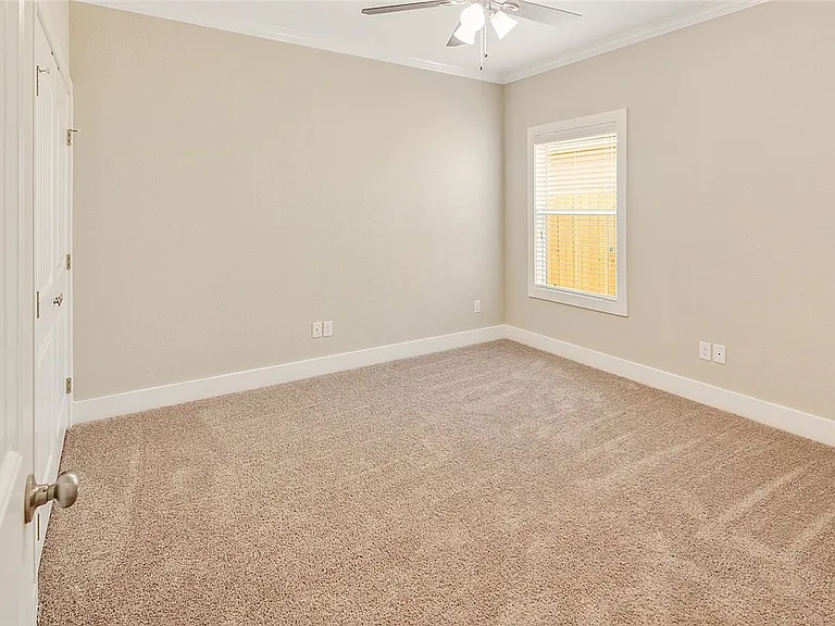 1410 Holleman Dr — Photo 19
