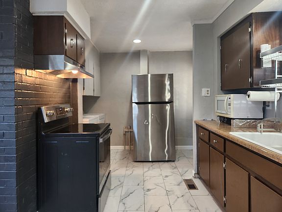 2nd image of 106 Palmer Rd