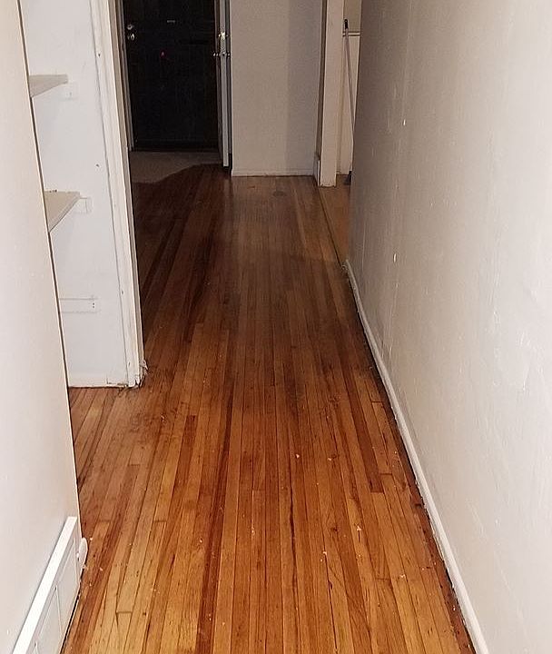2nd image of 16516 Rutherford St