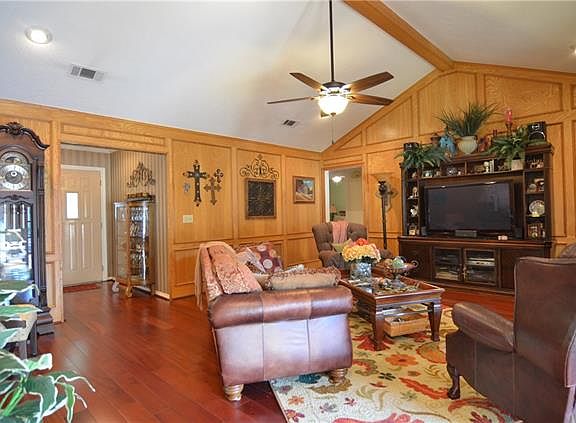 3rd image of 3714 Bishop Hill Dr