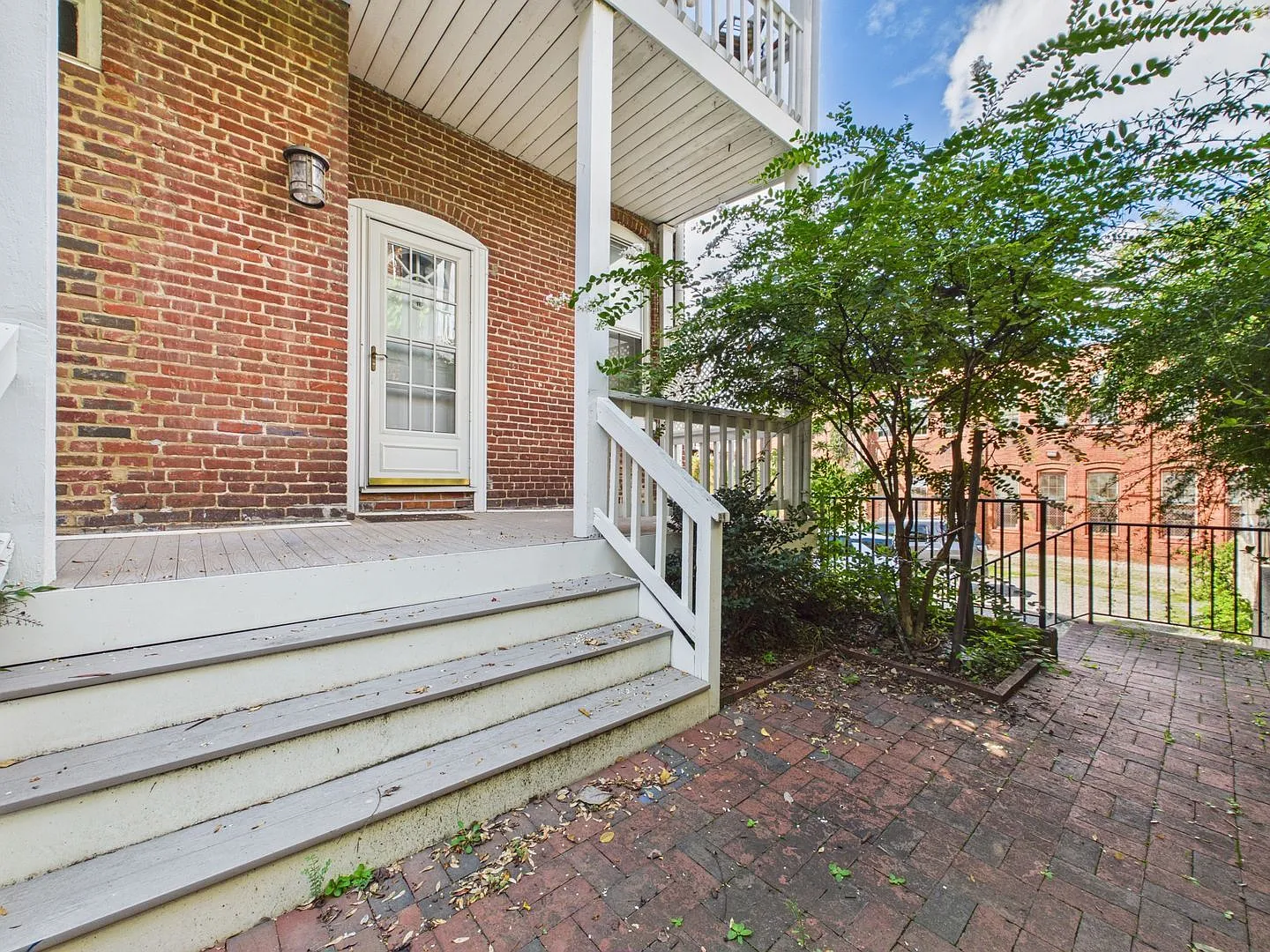 1 bed, 1.0 bath, 850 sqft, $1,595 — Photo 2