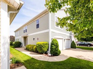 428 Island Pointe Dr, Saint Joseph, MI 49085