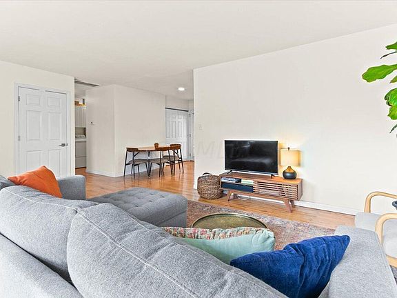 3rd image of 5260 Crescent Ct